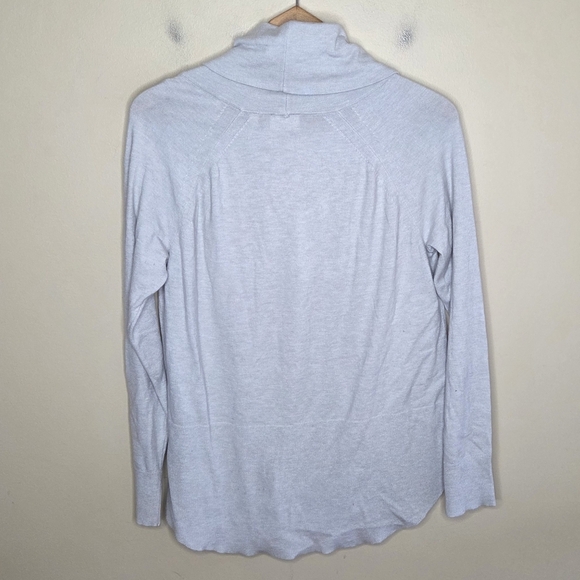 Cyrus | Pale Gray Cowl Neck Lightweight Sweater Size Large - Picture 5 of 5